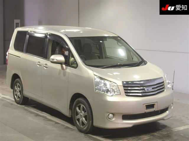 TOYOTA NOAH 2012