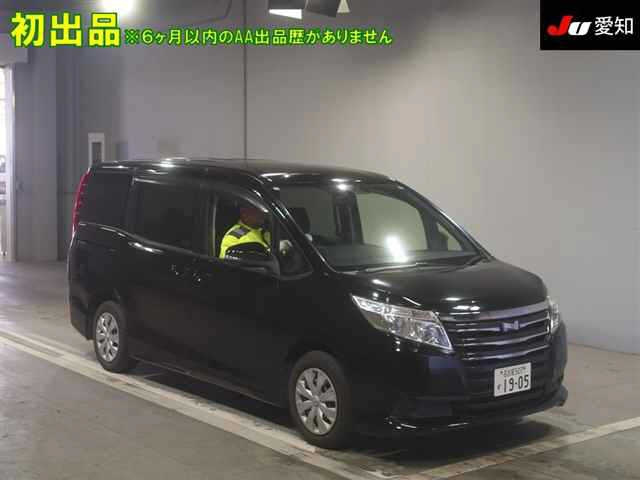 TOYOTA NOAH 2016