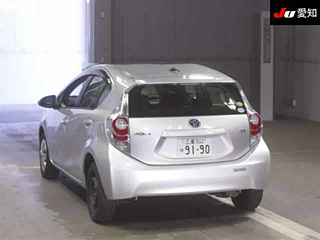TOYOTA AQUA 2012