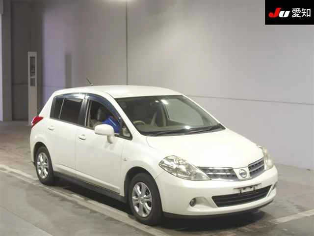 NISSAN TIIDA 2010