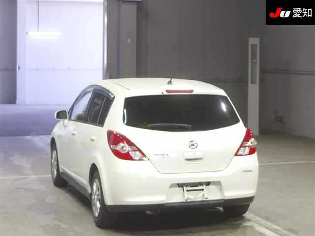NISSAN TIIDA 2010