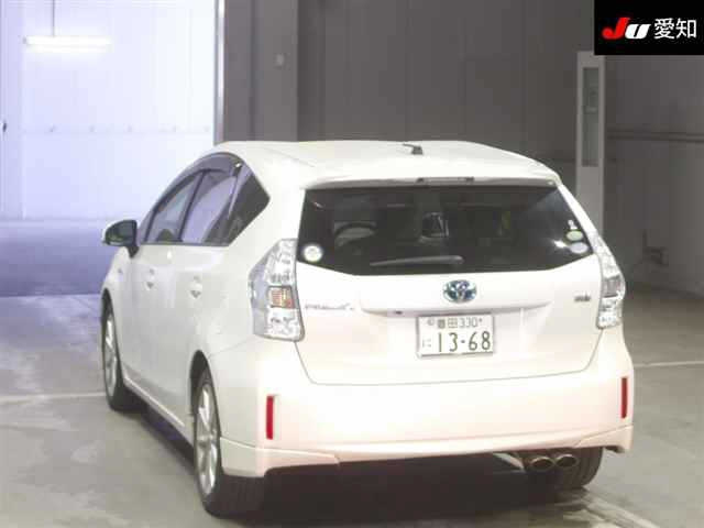 TOYOTA PRIUS ALPHA 2013