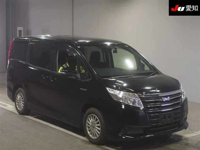 TOYOTA NOAH 2014