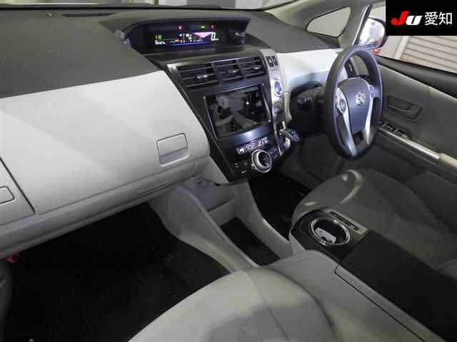 TOYOTA PRIUS ALPHA 2012