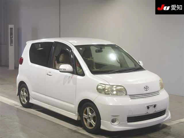 TOYOTA PORTE 2011