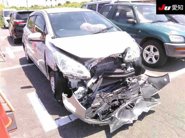 TOYOTA VITZ 2018