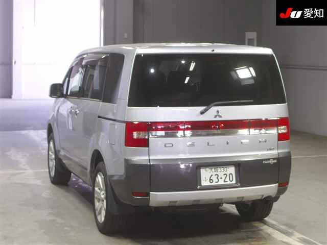 MITSUBISHI DELICA D5 2016