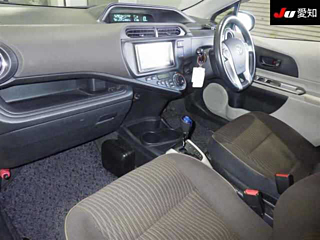 TOYOTA AQUA 2012
