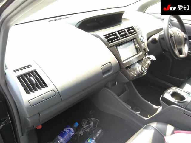 TOYOTA PRIUS ALPHA 2014