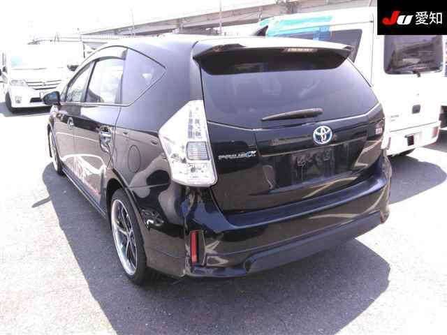 TOYOTA PRIUS ALPHA 2014