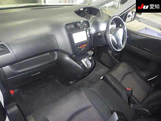 NISSAN SERENA 2011