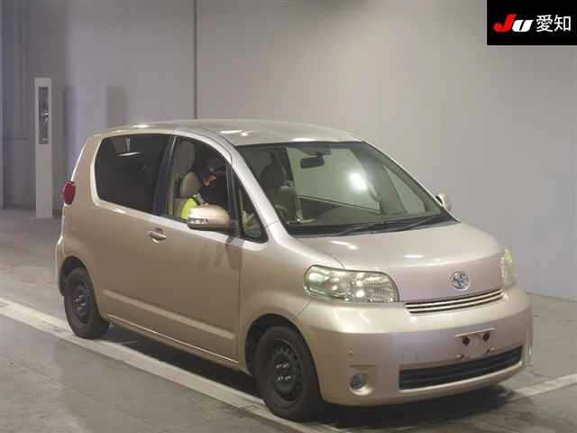 TOYOTA PORTE 2011