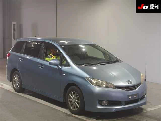 TOYOTA WISH 2010