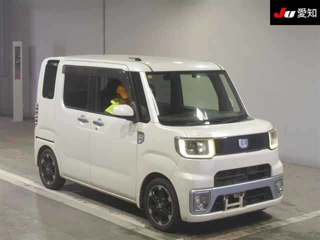 DAIHATSU WAKE 2014