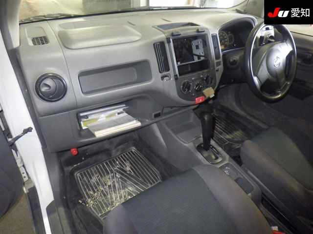NISSAN AD 2008