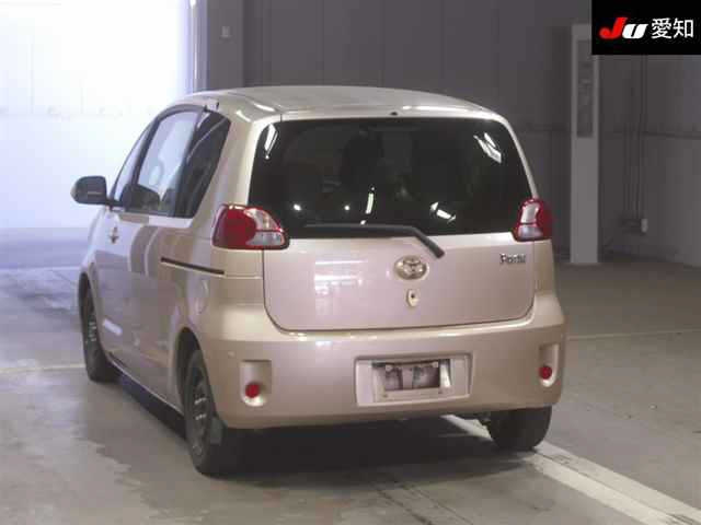 TOYOTA PORTE 2011