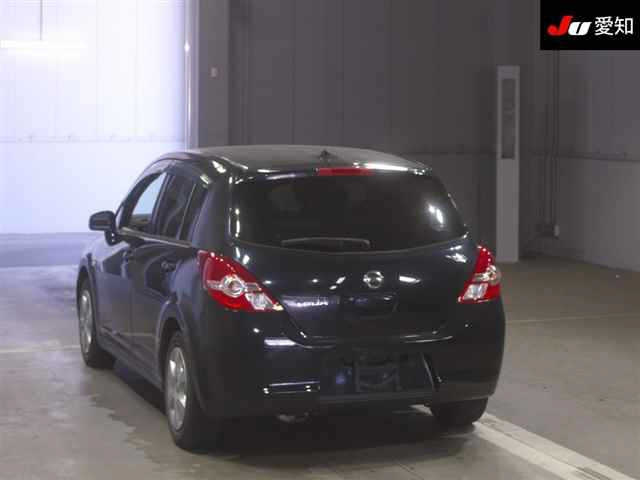 NISSAN TIIDA 2010