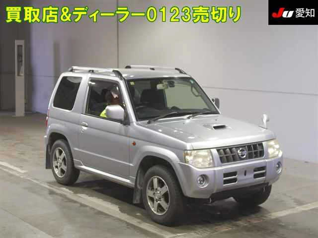 NISSAN KIX 2012