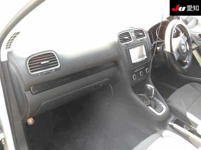 VOLKSWAGEN GOLF 2012