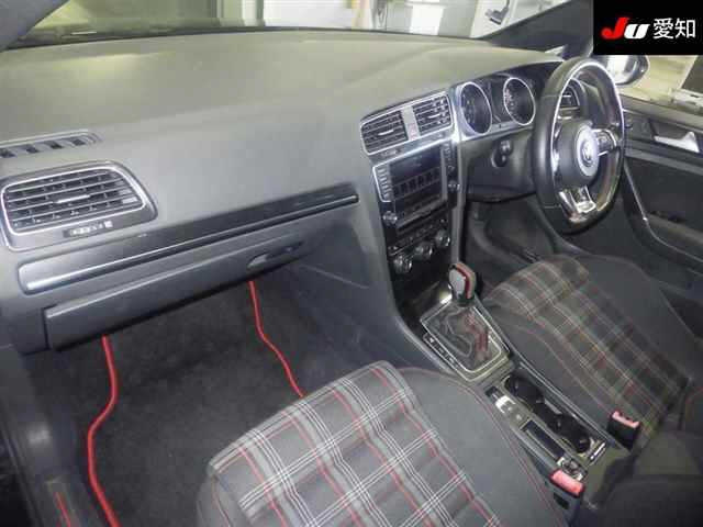 VOLKSWAGEN GOLF 2015