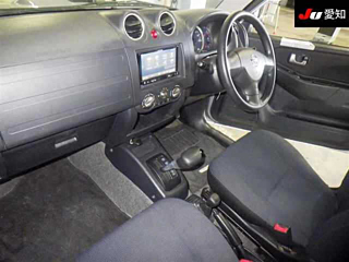 NISSAN KIX 2012