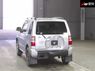 NISSAN KIX 2012