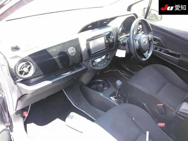 TOYOTA VITZ 2018