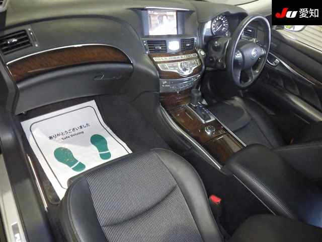 NISSAN FUGA 2010