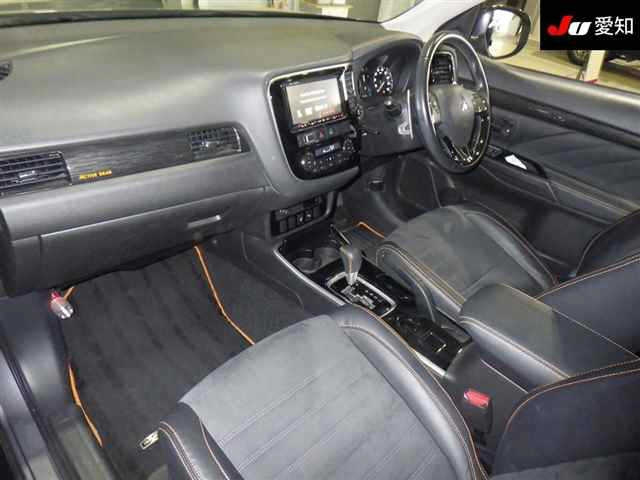 MITSUBISHI OUTLANDER 2017