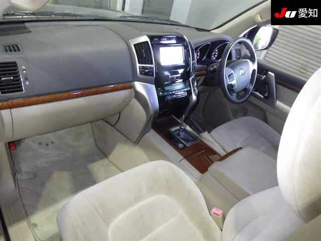 TOYOTA LAND CRUISER 2013