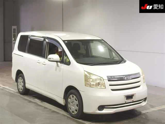 TOYOTA NOAH 2009