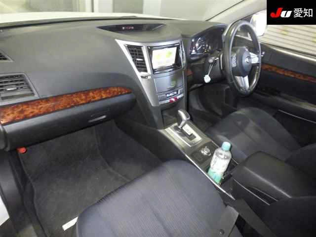 SUBARU LEGACY 2011