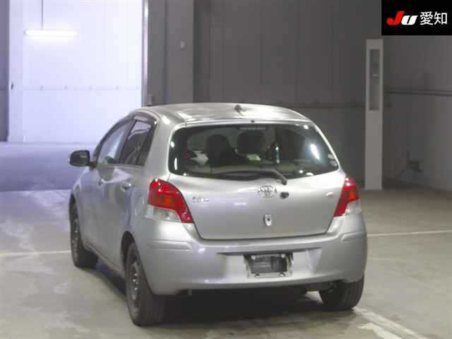 TOYOTA VITZ 2010