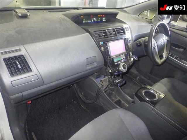 TOYOTA PRIUS ALPHA 2014