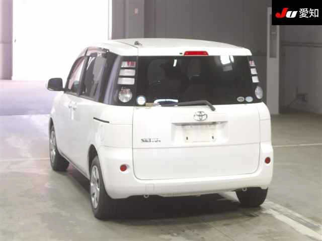 TOYOTA SIENTA 2010