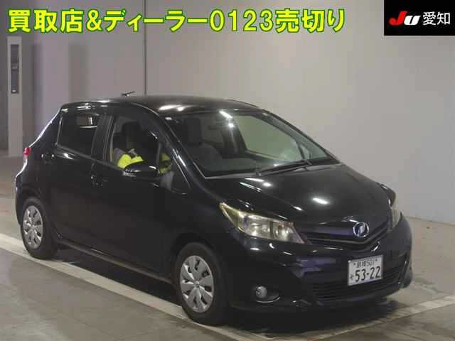 TOYOTA VITZ 2011