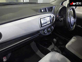 TOYOTA VITZ 2011