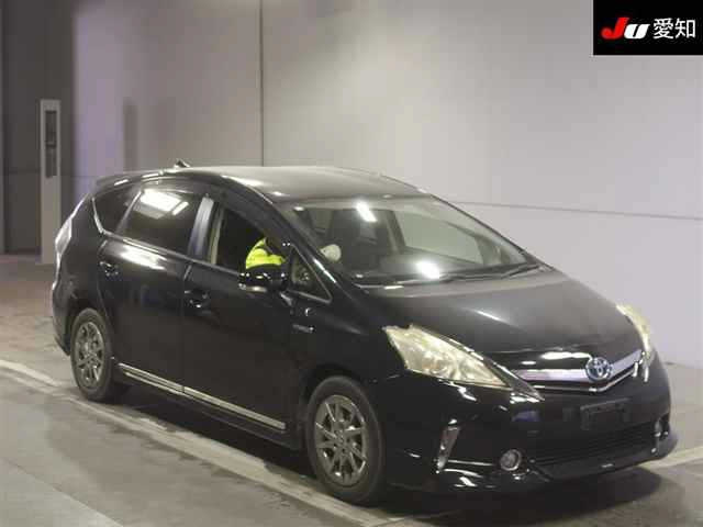 TOYOTA PRIUS ALPHA 2013