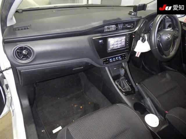 TOYOTA AURIS 2016