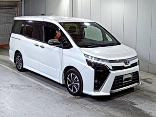 TOYOTA VOXY 2021