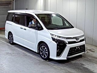 TOYOTA VOXY 2020