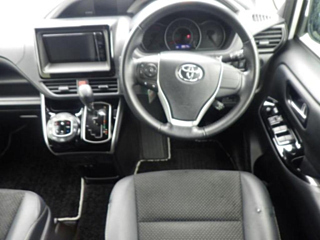 TOYOTA VOXY 2021
