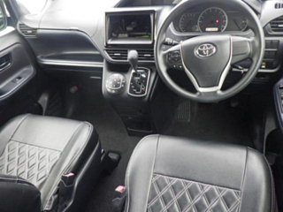 TOYOTA VOXY 2014
