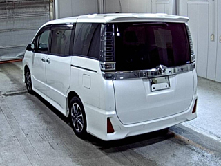 TOYOTA VOXY 2021