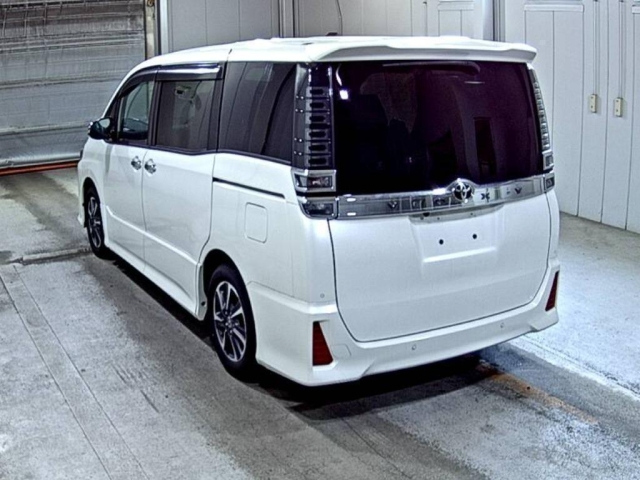 TOYOTA VOXY 2020