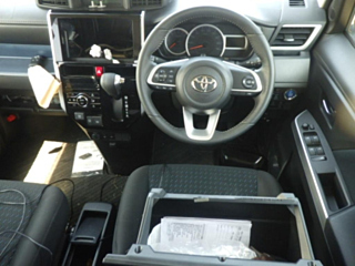 TOYOTA ROOMY 2022