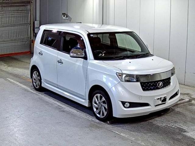TOYOTA BB 2013