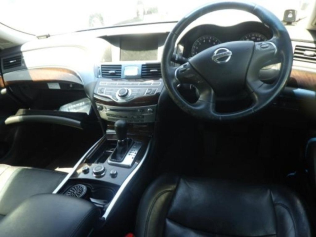 NISSAN FUGA 2011