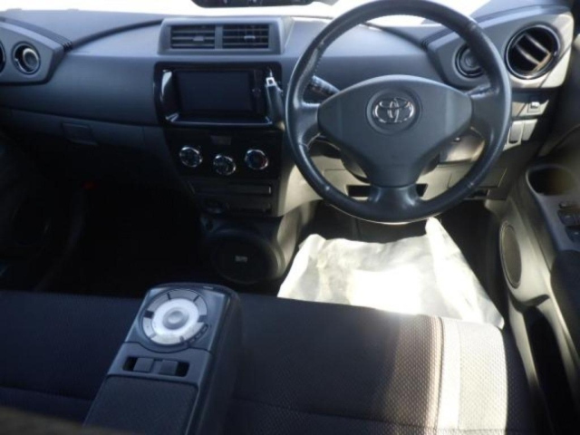 TOYOTA BB 2013