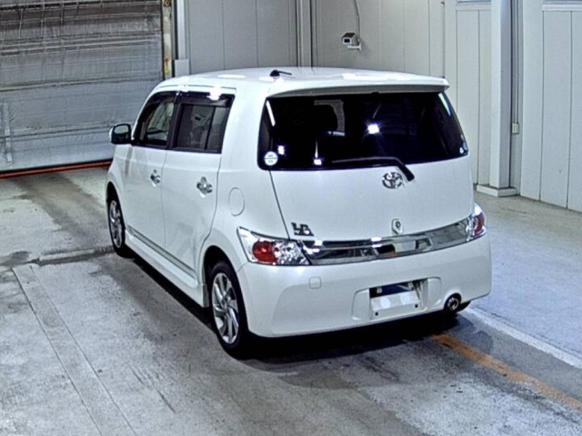 TOYOTA BB 2013